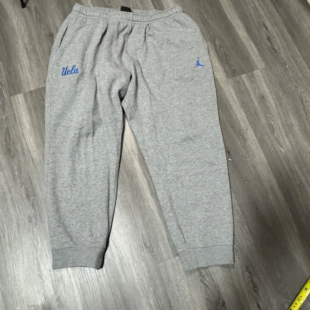 Jordan UCLA Gray Fleece Jogger Sweatpants Jumpman Athletic Pants Mens Med